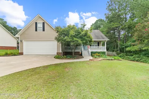 512 Aarons Cir, Gray, GA 31032