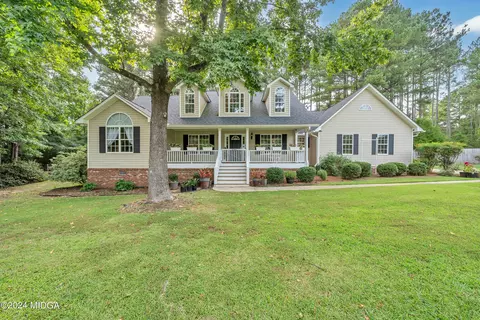 292 Southern Walk Cir, Gray, GA 31032