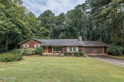125 Cedarline Dr, Gray, GA 31032