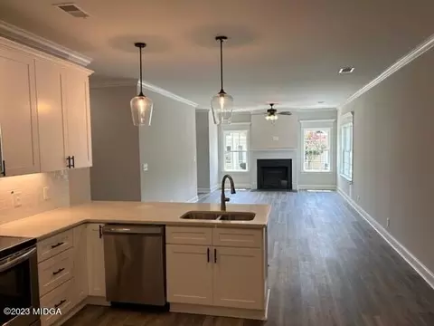 Living - 1303 Exchange Dr, Macon, GA 31210 photo 1 of 1