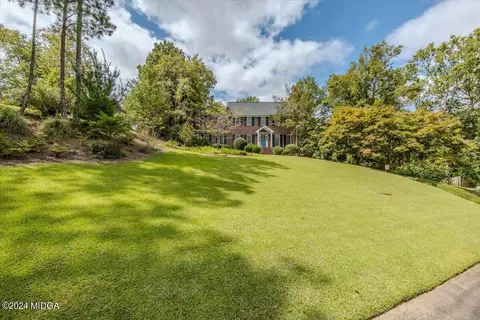 667 Monticlair Dr, Macon, GA 31210