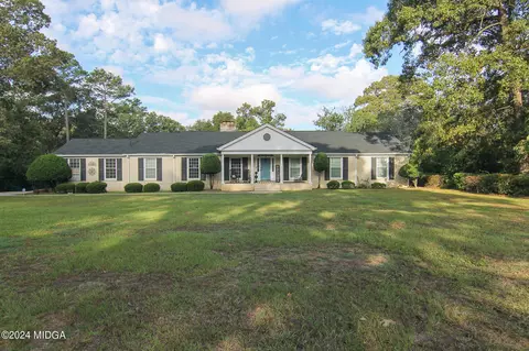 121 Tanglewood Dr, Warner Robins, GA 31093
