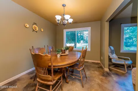 Dining - 694 Cumslo Rd, Gray, GA 31032 photo 1 of 1