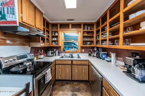 Kitchen - 694 Cumslo Rd, Gray, GA 31032 photo 1 of 1