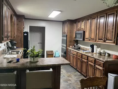 Kitchen - 113 Echo Ln, Warner Robins, GA 31088 photo 1 of 4