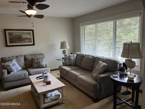 Living - 113 Echo Ln, Warner Robins, GA 31088 photo 2 of 2