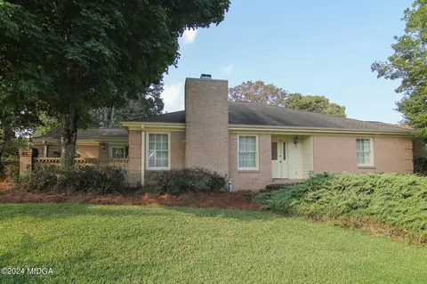 101 Raintree Dr, Warner Robins, GA 31088