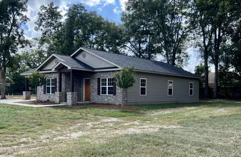 450 Walker Rd, Byron, GA 31008