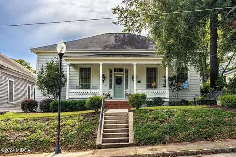 966 Tattnall St, Macon, GA 31201