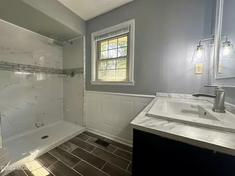 Bath - 211 Harold Drive Dr, Centerville, GA 31028 photo 3 of 4