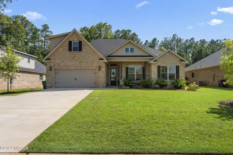 136 Silverside Dr, Perry, GA 31069