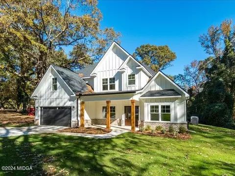 6561 Rivoli Dr, Macon, GA 31210