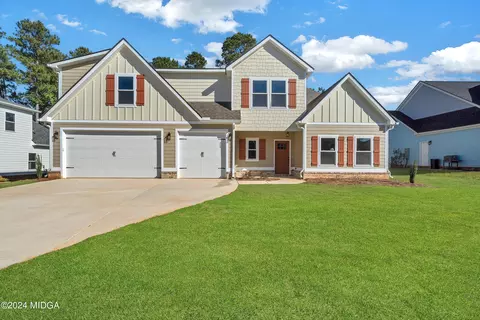 417 Lakeview Pl, Macon, GA 31211