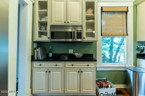 Kitchen - 206 Buford Pl, Macon, GA 31204 photo 7 of 8