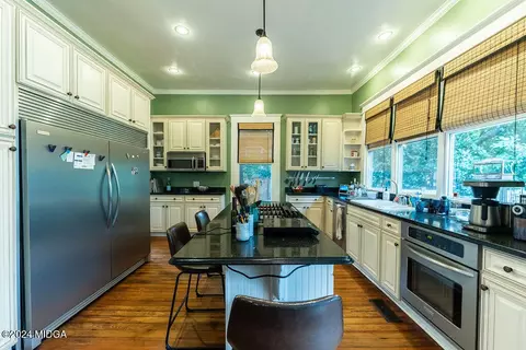 Kitchen - 206 Buford Pl, Macon, GA 31204 photo 2 of 8
