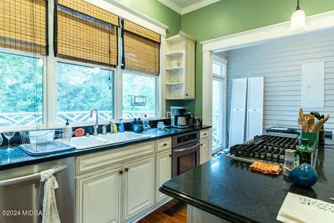 Kitchen - 206 Buford Pl, Macon, GA 31204 photo 8 of 8