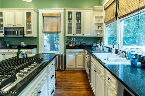 Kitchen - 206 Buford Pl, Macon, GA 31204 photo 4 of 8