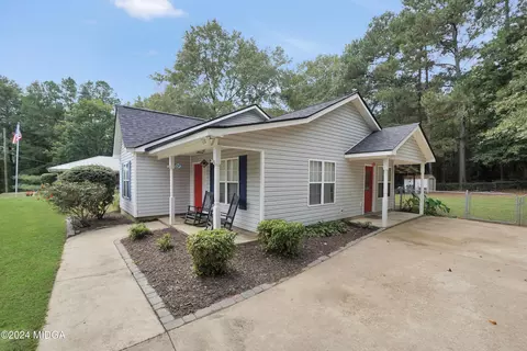Exterior - 788 Hillcrest Dr, Jackson, GA 30233 photo 3 of 9