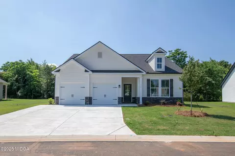 106 Breakwater Way, Perry, GA 31069