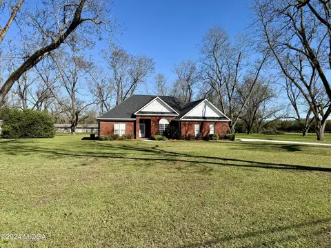 56 Etowah Dr, Byron, GA 31008