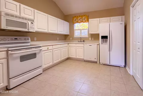 227 Pebble Beach Dr, Perry, GA 31069 photo 5