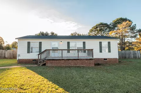 244 Bayberry Dr, Byron, GA 31008