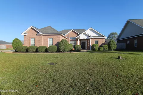400 Arelia Dr, Warner Robins, GA 31088