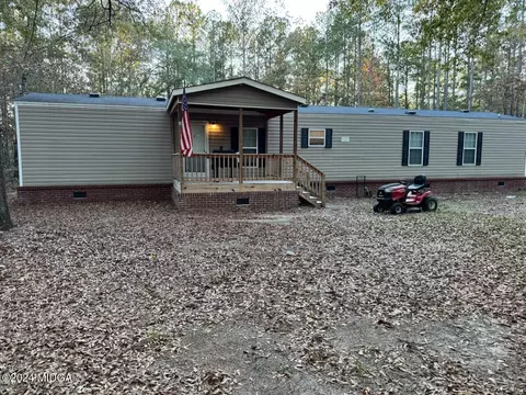 446 Sandy Piont Cir, Knoxville, GA 31050