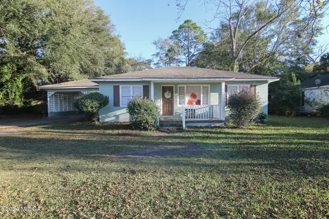 217 W Dykes St, Cochran, GA 31014
