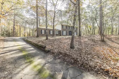 107 Rio Pinar Dr, Warner Robins, GA 31088