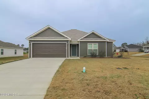 10 Cole Dr, Hawkinsville, GA 31036
