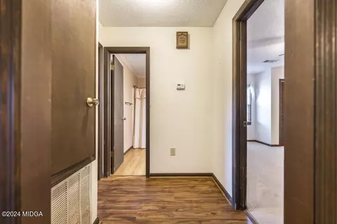 Entry Way - 102 Foxfire Dr, Warner Robins, GA 31093 photo 2 of 2