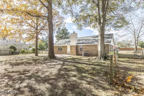 Exterior - 102 Foxfire Dr, Warner Robins, GA 31093 photo 7 of 9
