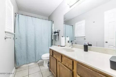 Bath - 100 Hackamore Ln, Warner Robins, GA 31088 photo 1 of 2