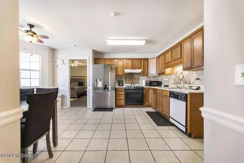 Kitchen - 100 Hackamore Ln, Warner Robins, GA 31088 photo 1 of 4