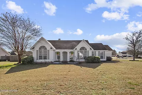 96 Gleneagle Dr, Byron, GA 31008