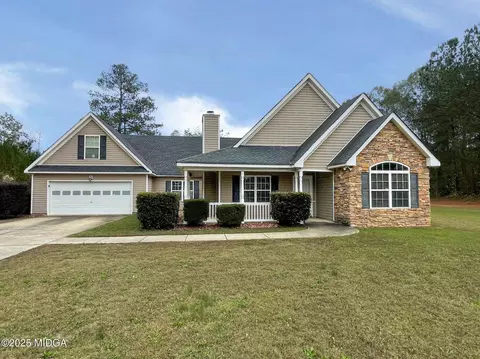 201 Aaron Ct, Forsyth, GA 31029