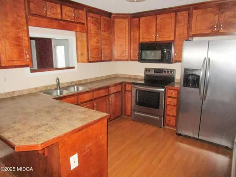 Kitchen - 201 Aaron Ct, Forsyth, GA 31029 photo 1 of 2