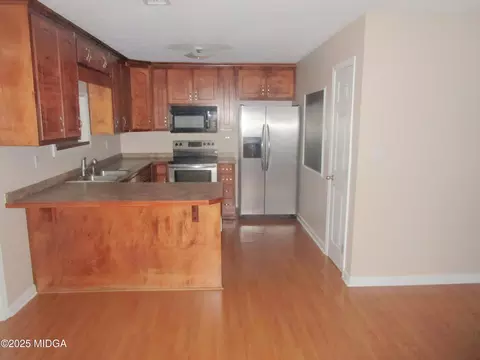 Kitchen - 201 Aaron Ct, Forsyth, GA 31029 photo 2 of 2
