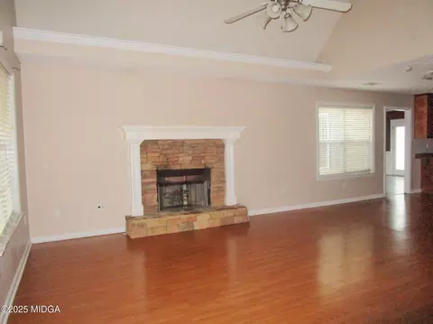 Living - 201 Aaron Ct, Forsyth, GA 31029 photo 1 of 3