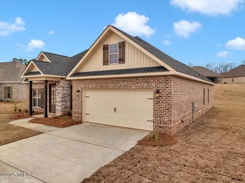 109 Golden Chestnut Bend Bnd, Warner Robins, GA 31005