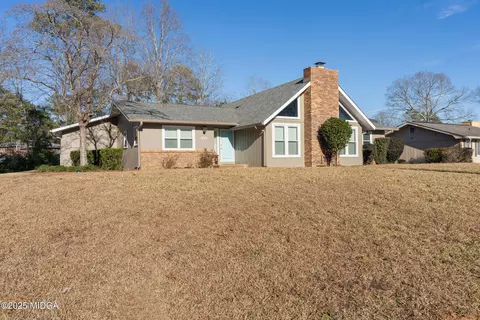 419 Lake Front Dr, Warner Robins, GA 31088