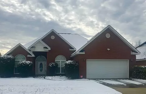 117 Emberly Ln, Warner Robins, GA 31088