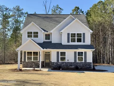 112 Brothers Ct, Barnesville, GA 30204
