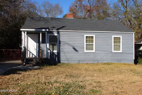 207 Arnold Blvd, Warner Robins, GA 31093