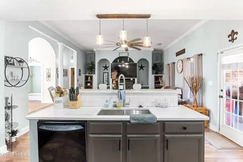 Kitchen - 207 Cade Ter, Warner Robins, GA 31088 photo 7 of 8