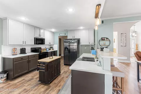 Kitchen - 207 Cade Ter, Warner Robins, GA 31088 photo 2 of 8