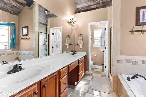 Bath - 207 Cade Ter, Warner Robins, GA 31088 photo 2 of 9