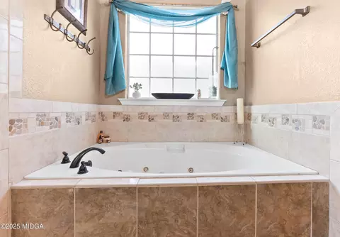 Bath - 207 Cade Ter, Warner Robins, GA 31088 photo 5 of 9