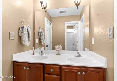 Bath - 207 Cade Ter, Warner Robins, GA 31088 photo 7 of 9